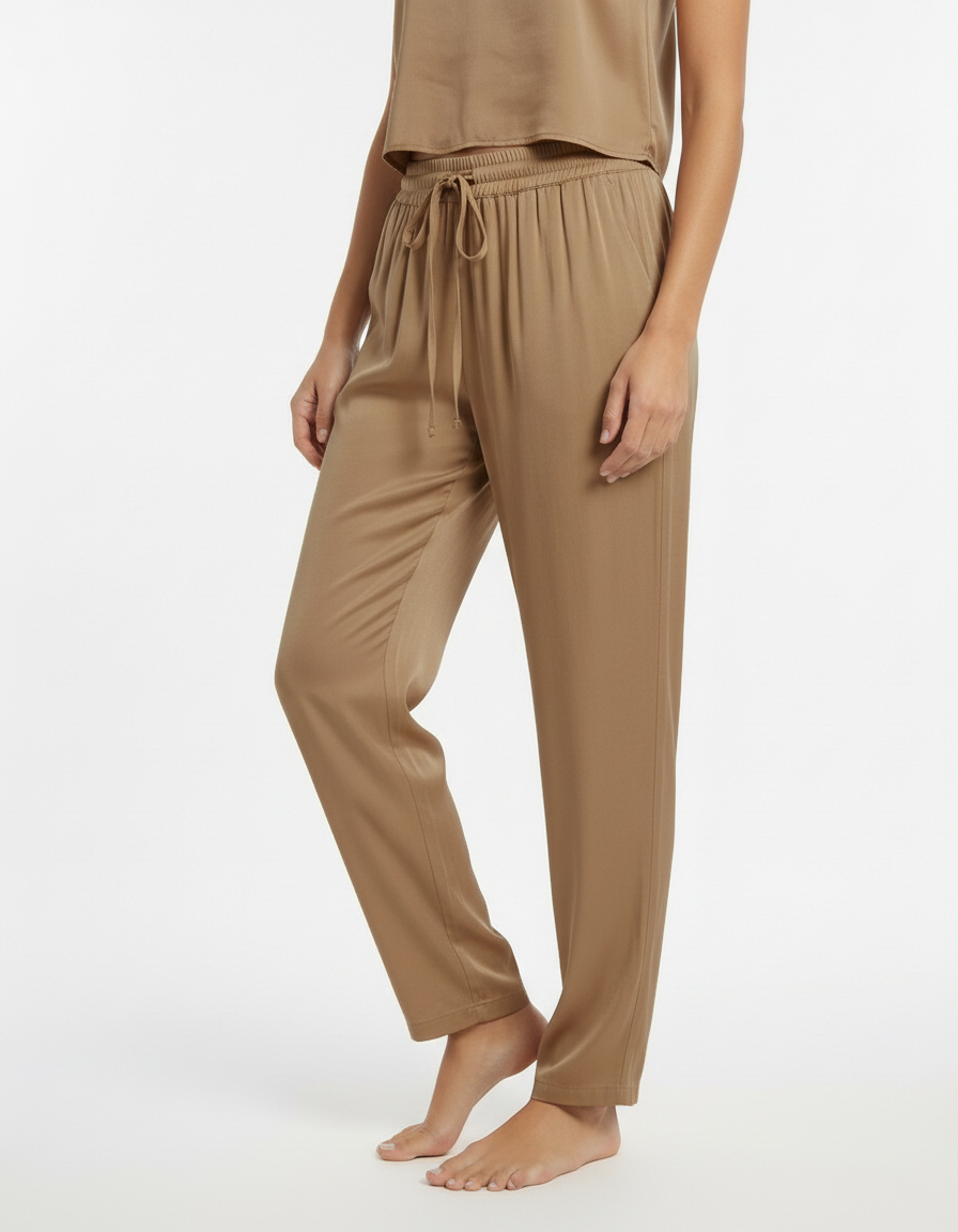 Pantalone dritto in satin fluido con vita elasticata