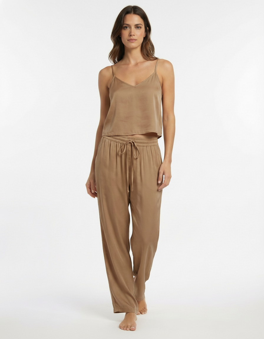 Pantalone dritto in satin fluido con vita elasticata