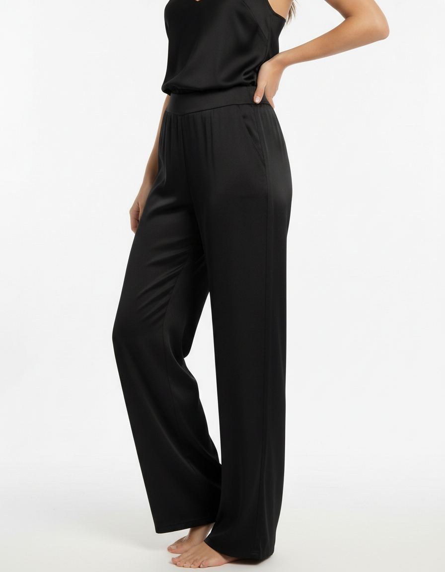 亮面缎面阔腿裤，腰部线条流畅