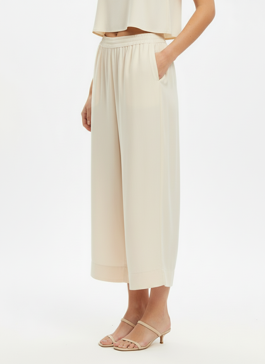 Pantalone ampio in tessuto fluido con vita elasticata