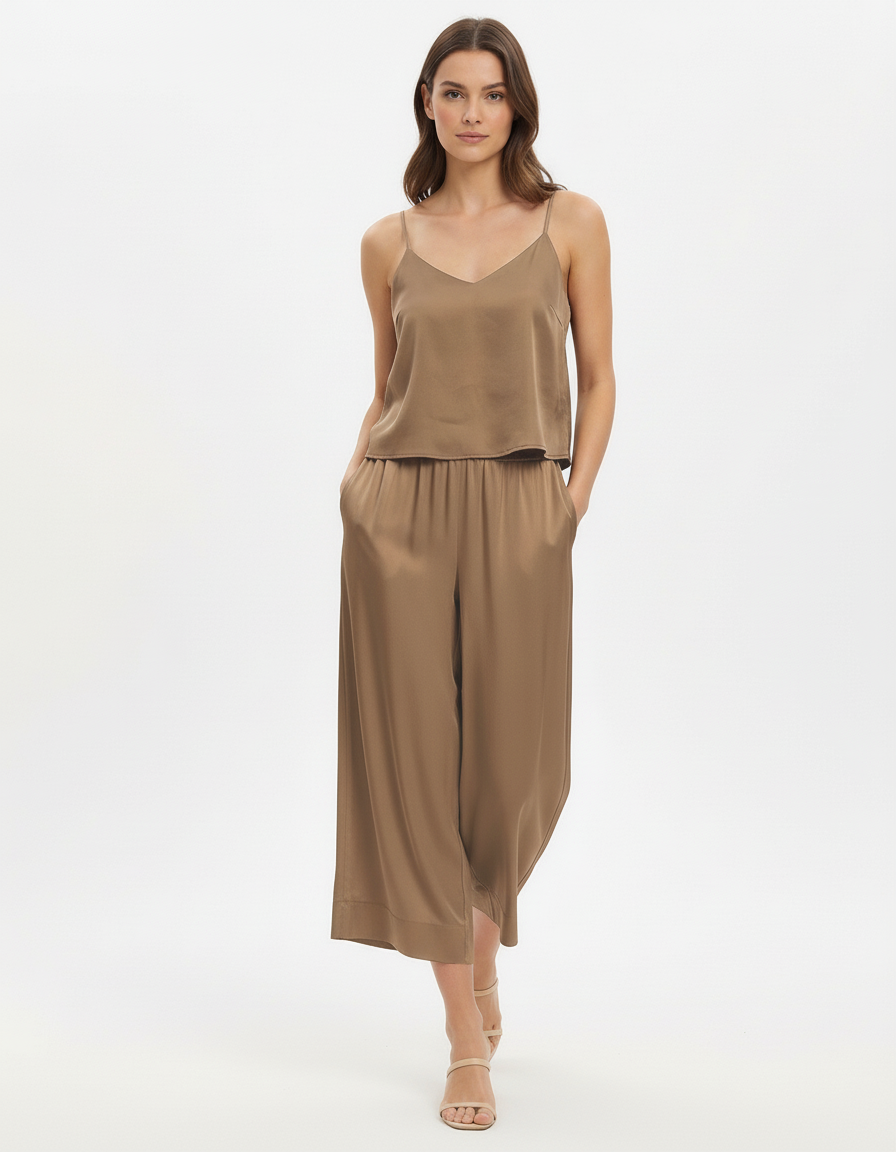 Pantalone ampio in tessuto fluido con vita elasticata