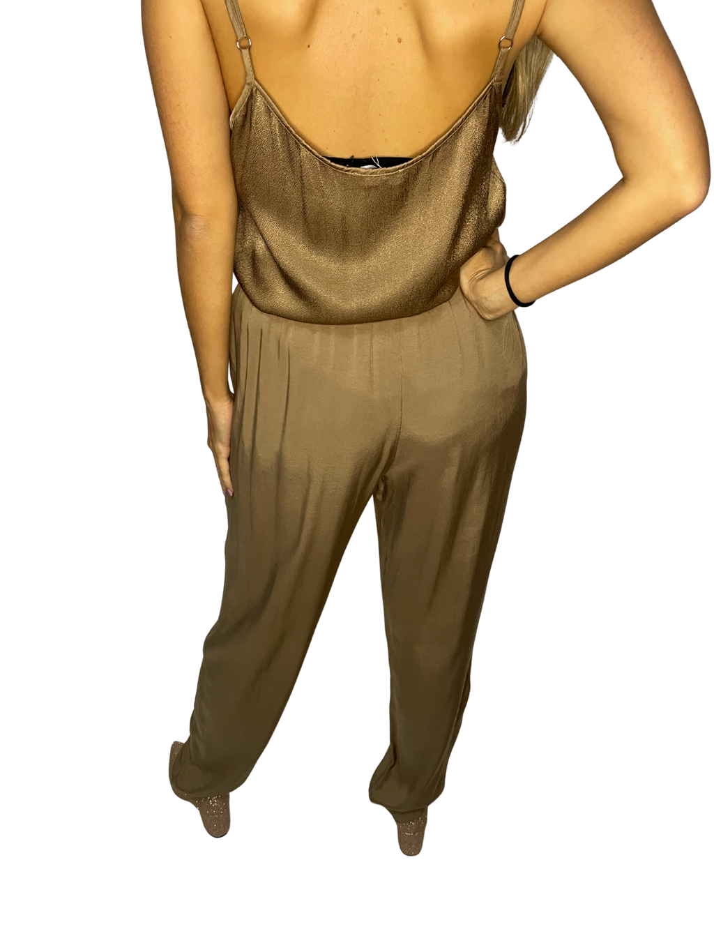 Pantalone dritto in satin fluido con vita elasticata