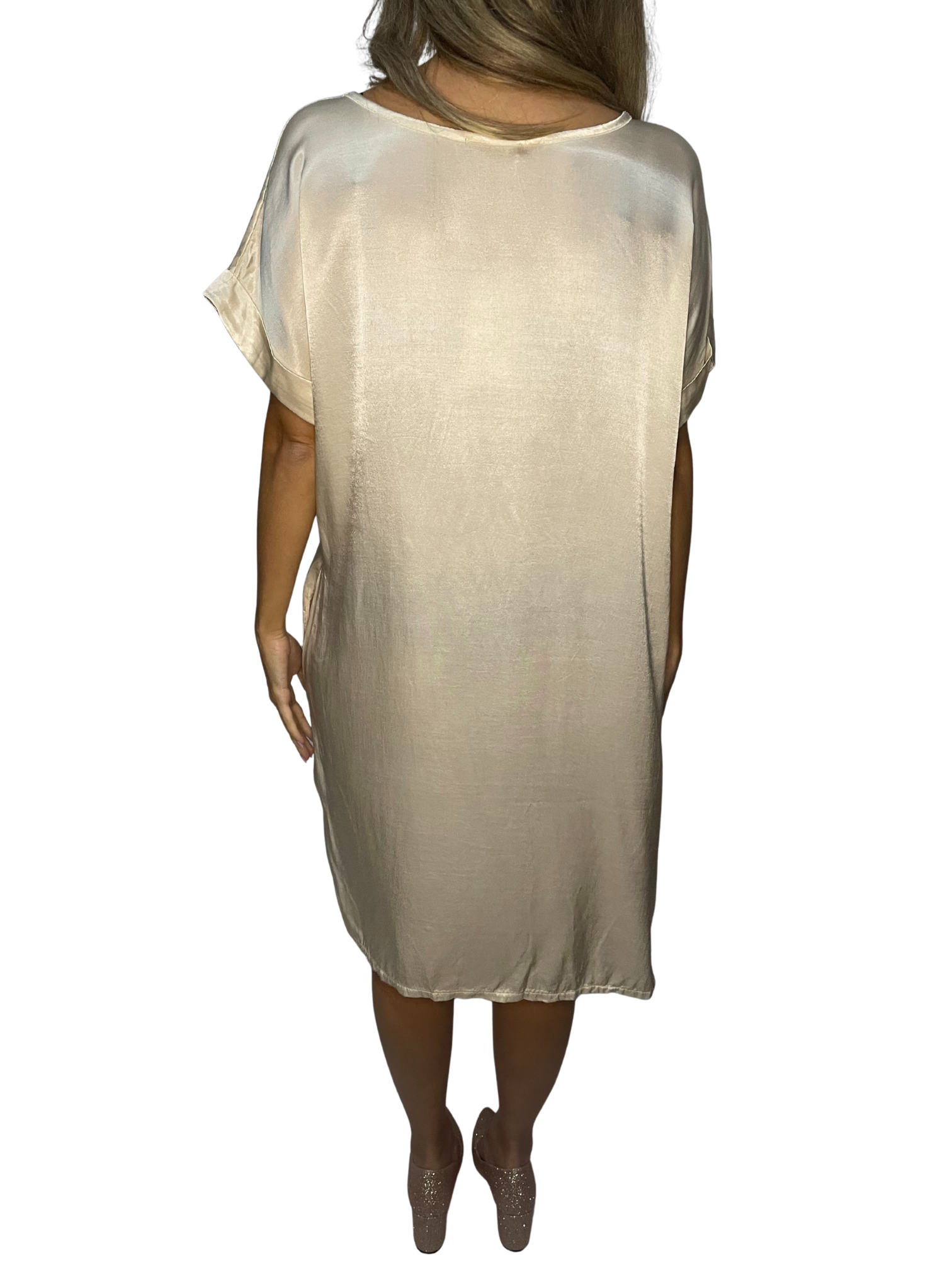 Tunica lunga satin con scollo ampio e manica risvolto