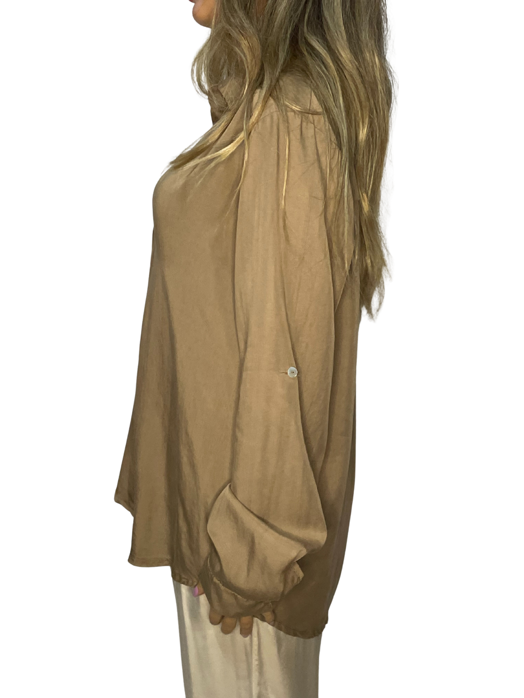 Camicia in satin fluido con colletto classico