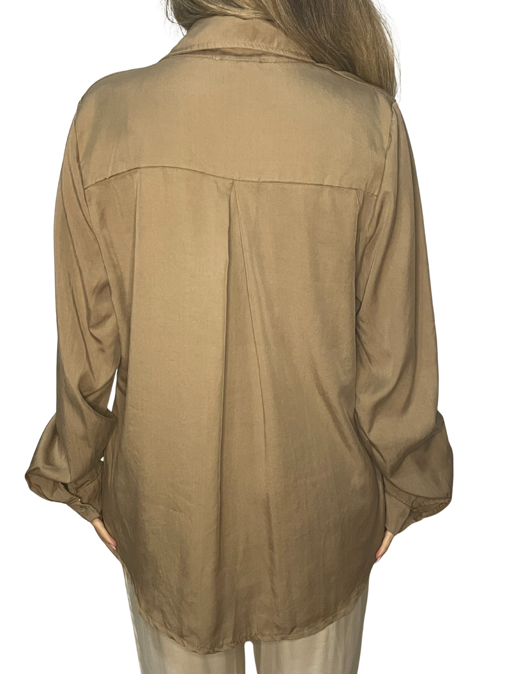 Camicia in satin fluido con colletto classico