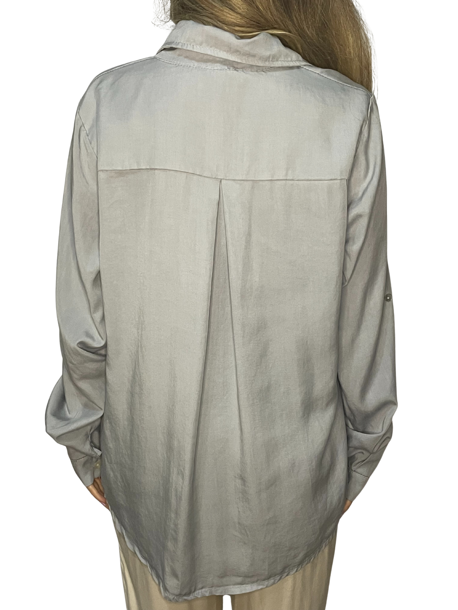 Camicia in satin fluido con colletto classico