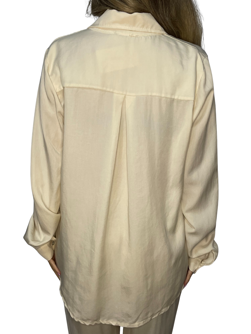 Camicia in satin fluido con colletto classico