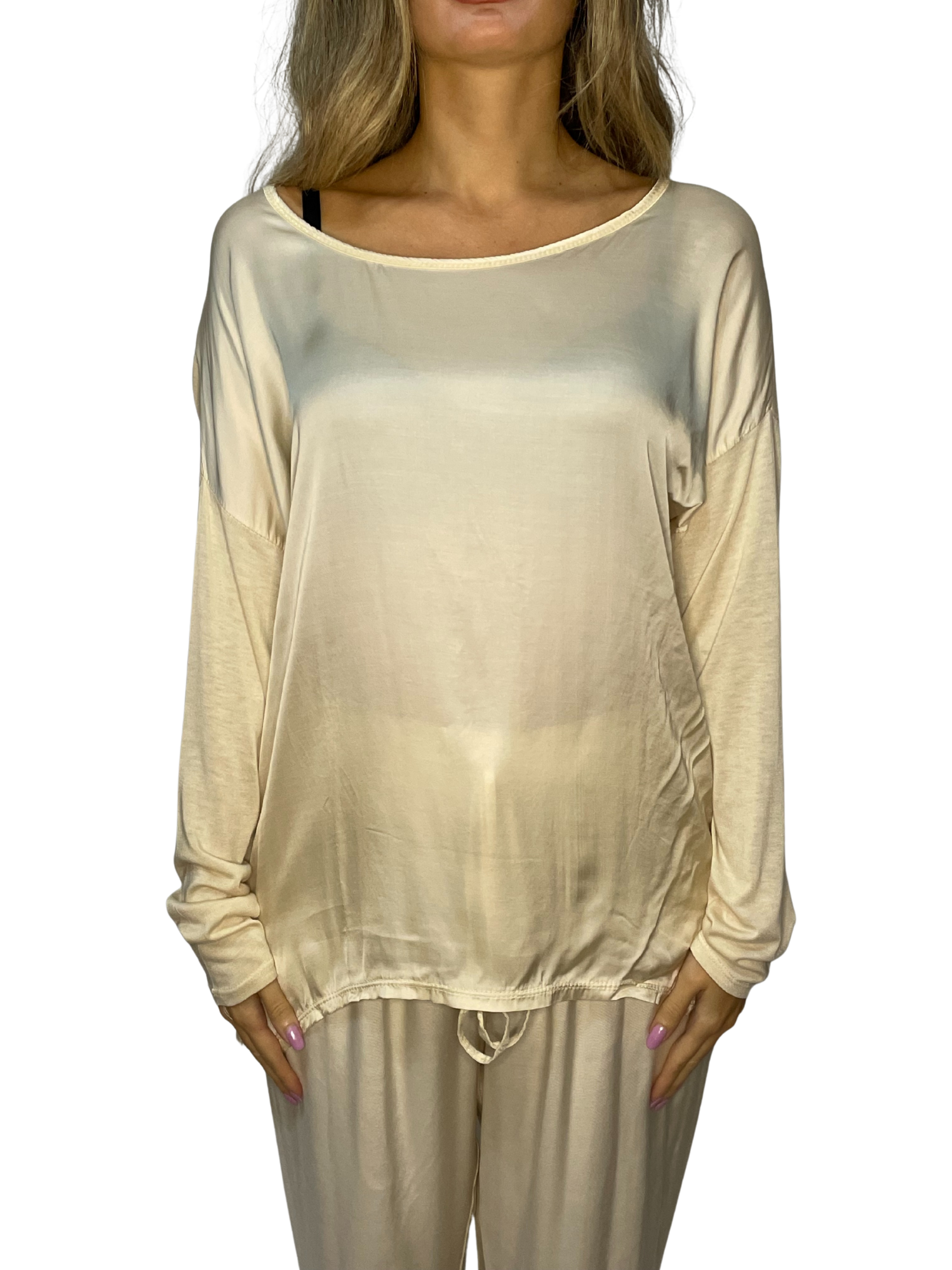 Maglia fluida effetto satin con scollo ampio