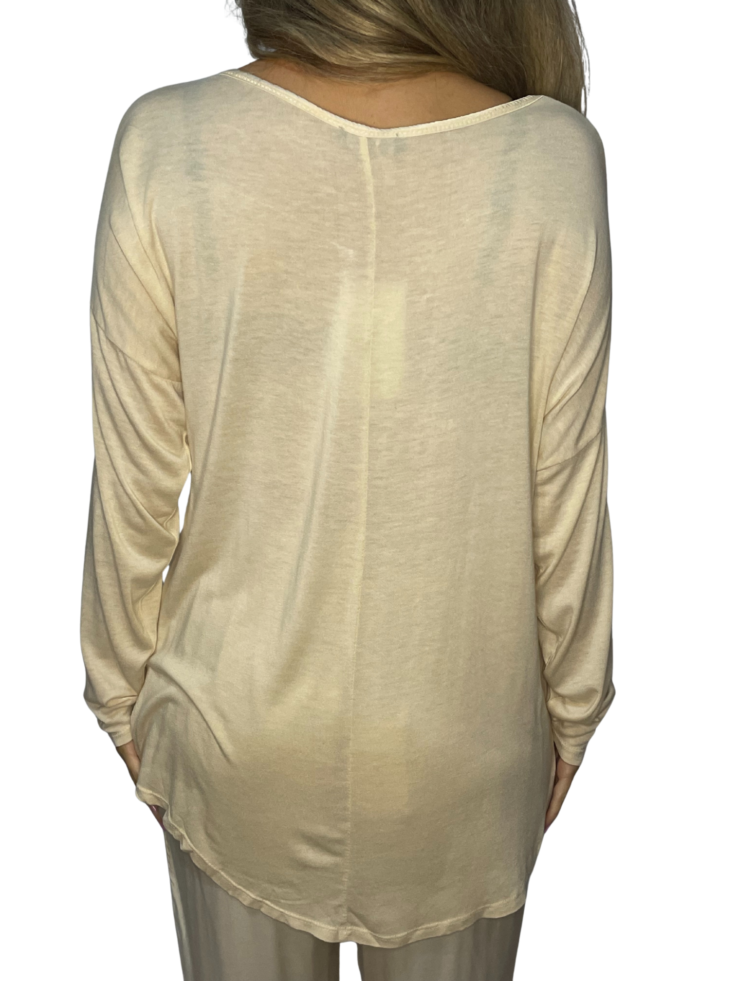 Maglia fluida effetto satin con scollo ampio