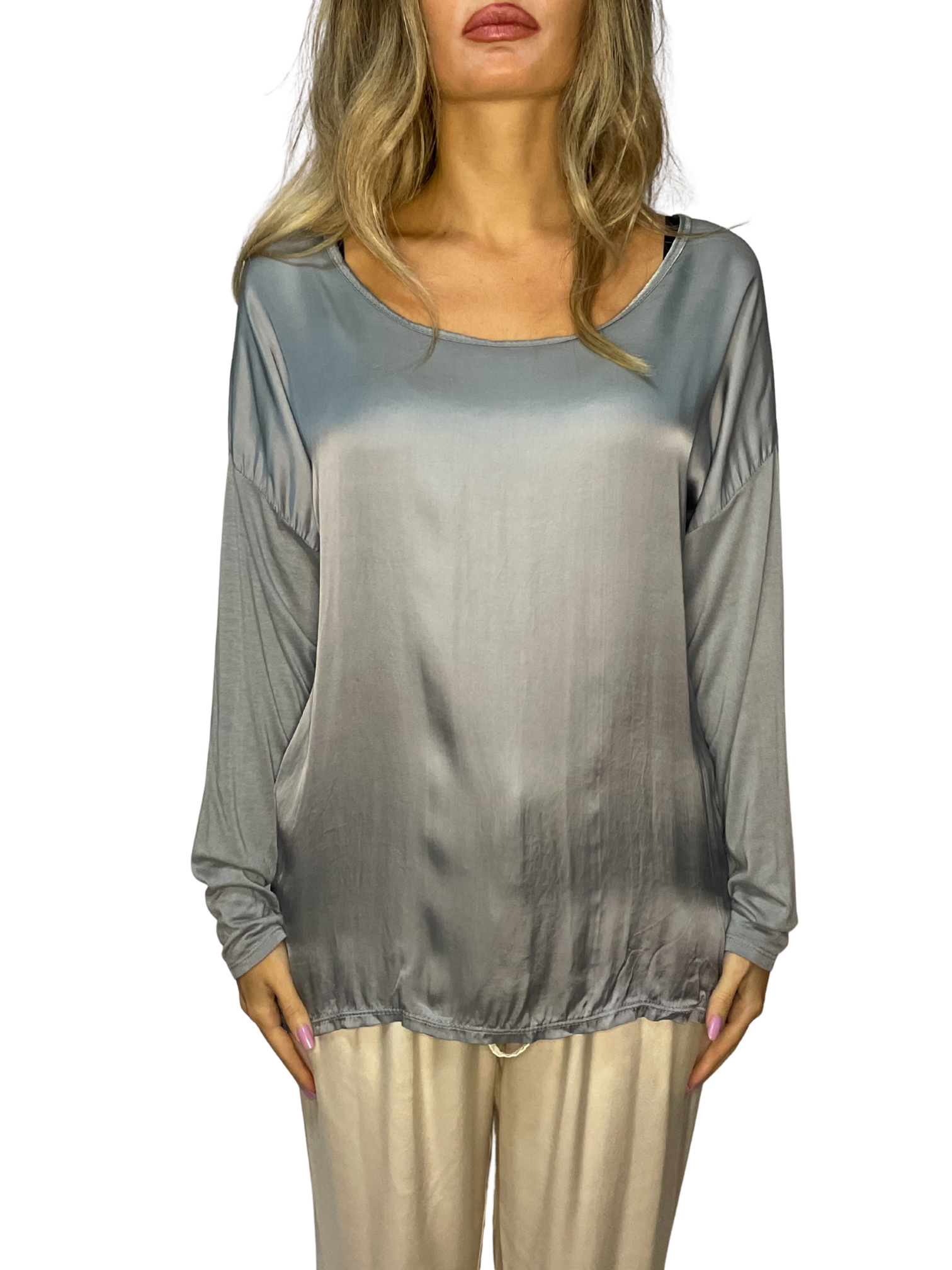 Maglia fluida effetto satin con scollo ampio