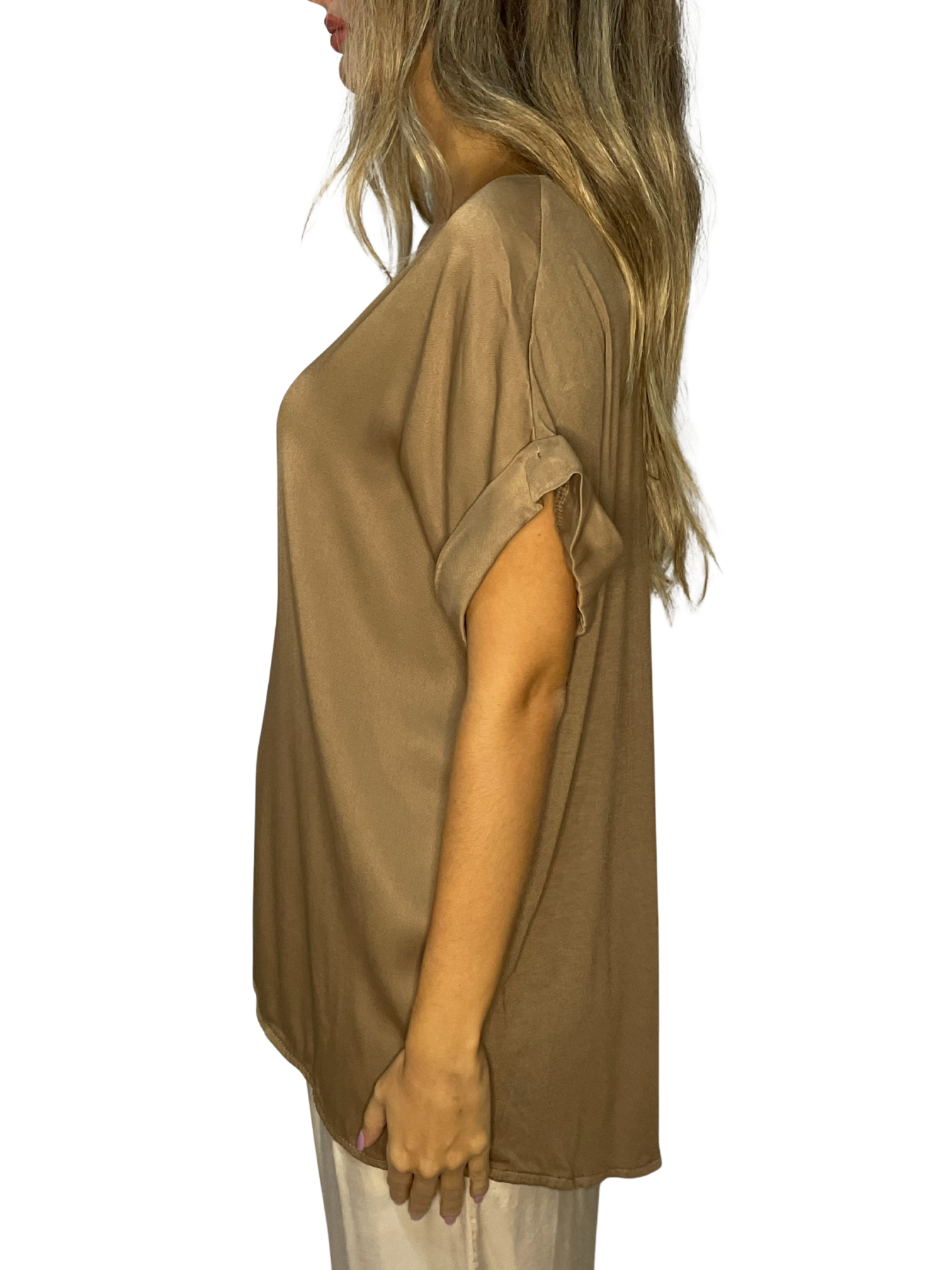 Maglia fluida mix satin-jersey con scollo a V e fondo asimmetrico