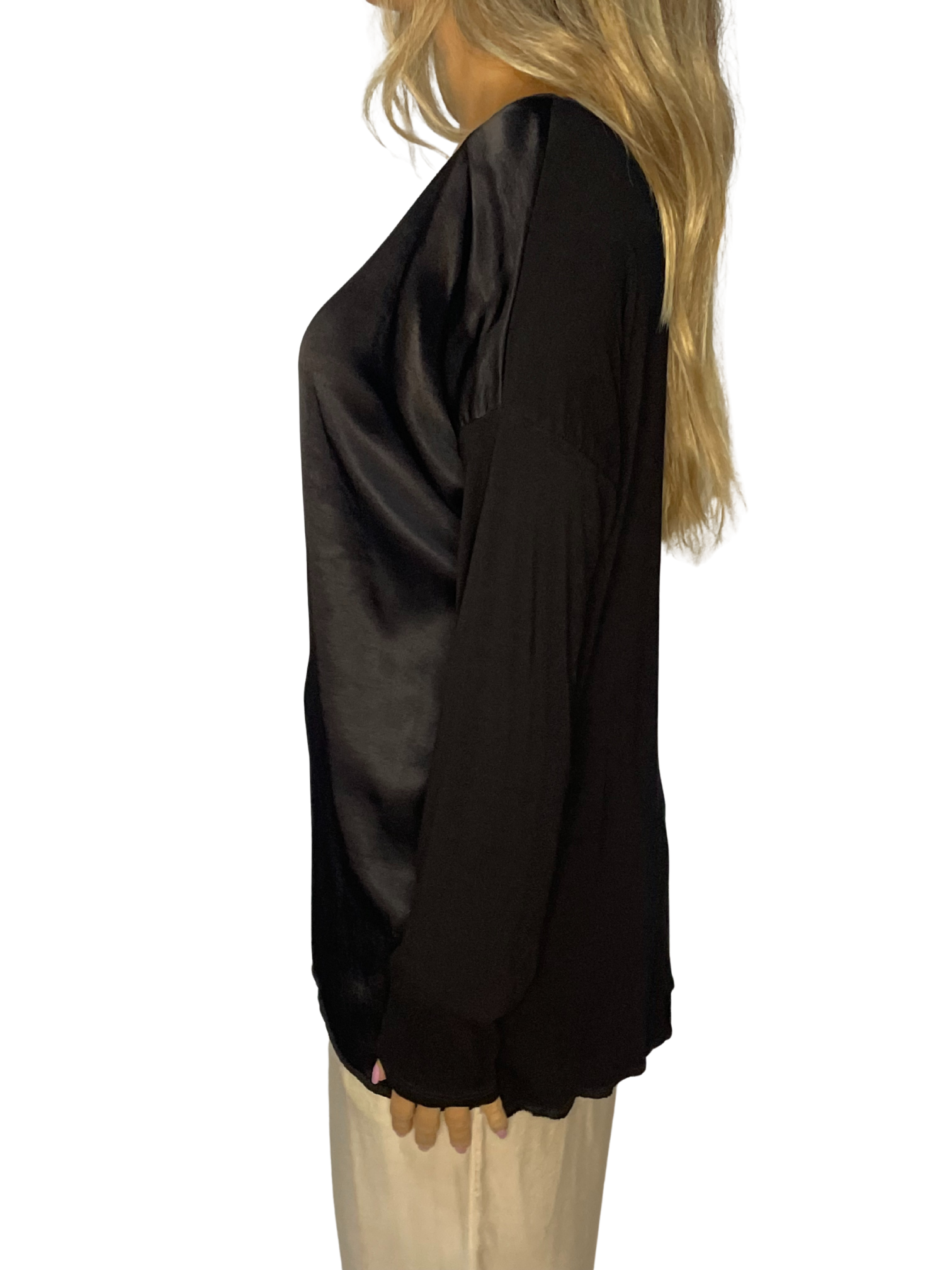 Maglia fluida effetto satin con maniche lunghe