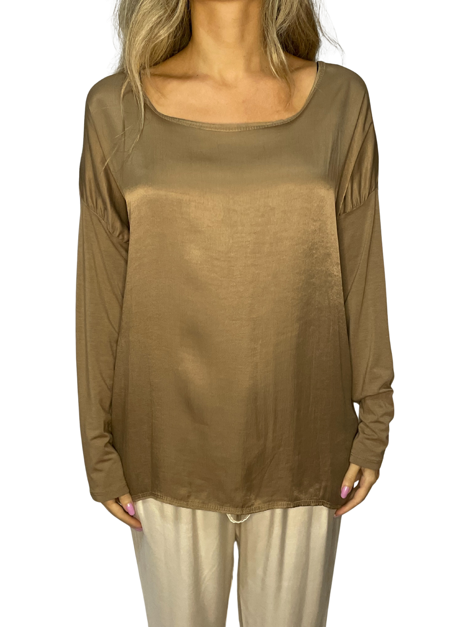 Maglia fluida effetto satin con maniche lunghe