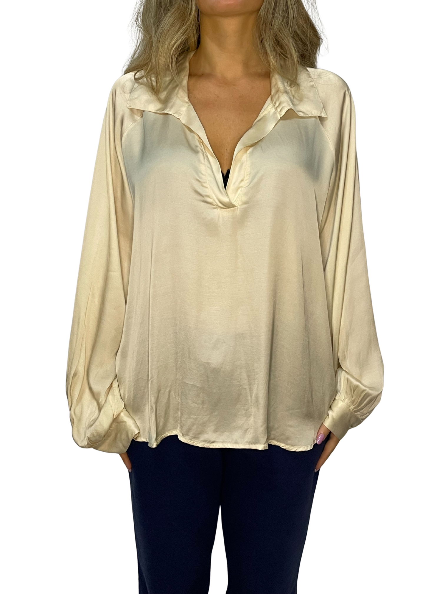 Camicia fluida con colletto morbido e maniche ampie