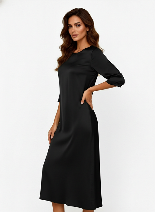 Abito lungo fluido in satin con manica 3/4