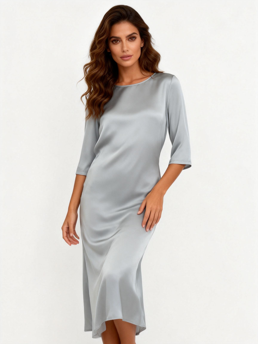 Abito lungo fluido in satin con manica 3/4