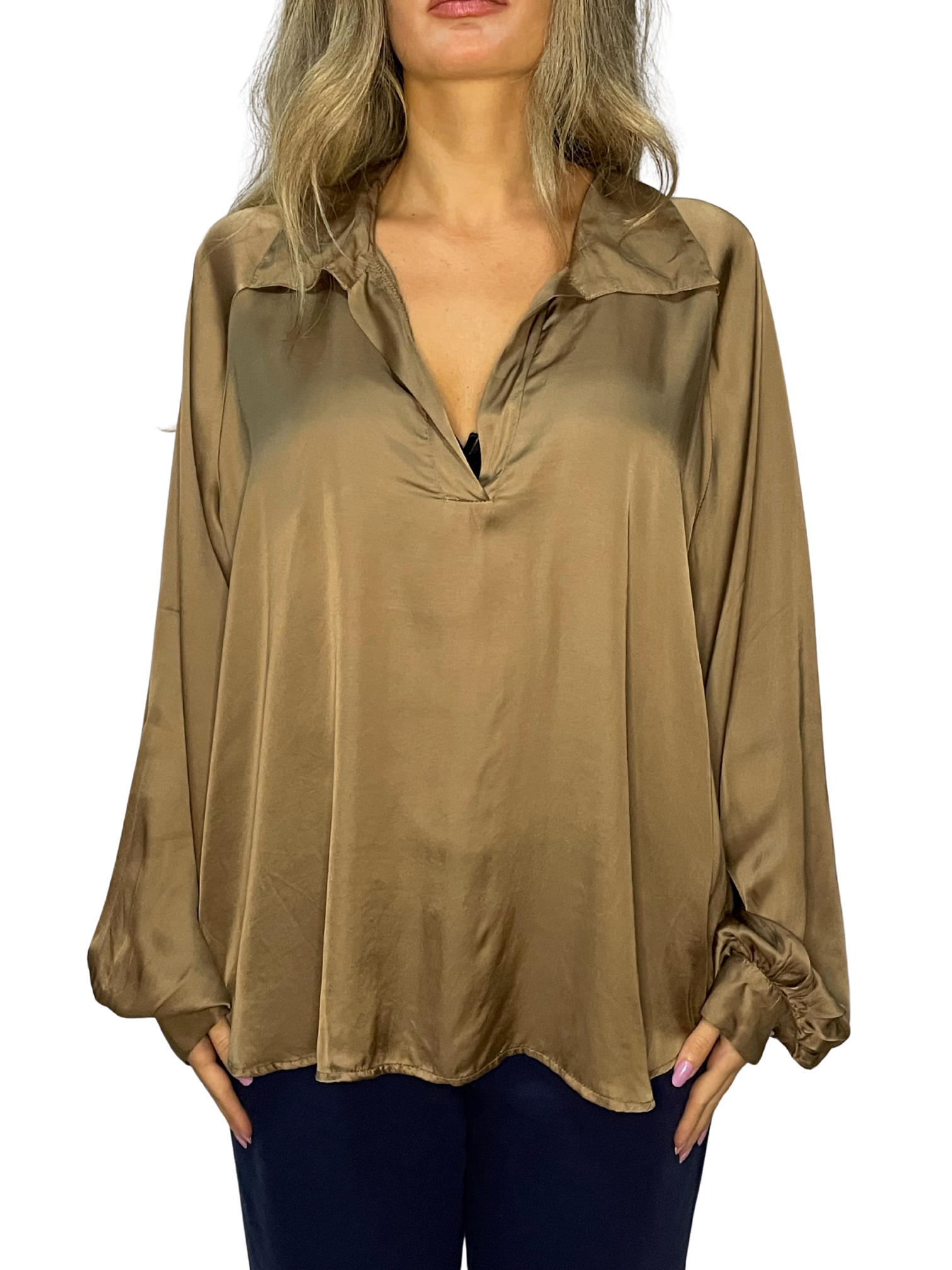 Camicia fluida con colletto morbido e maniche ampie