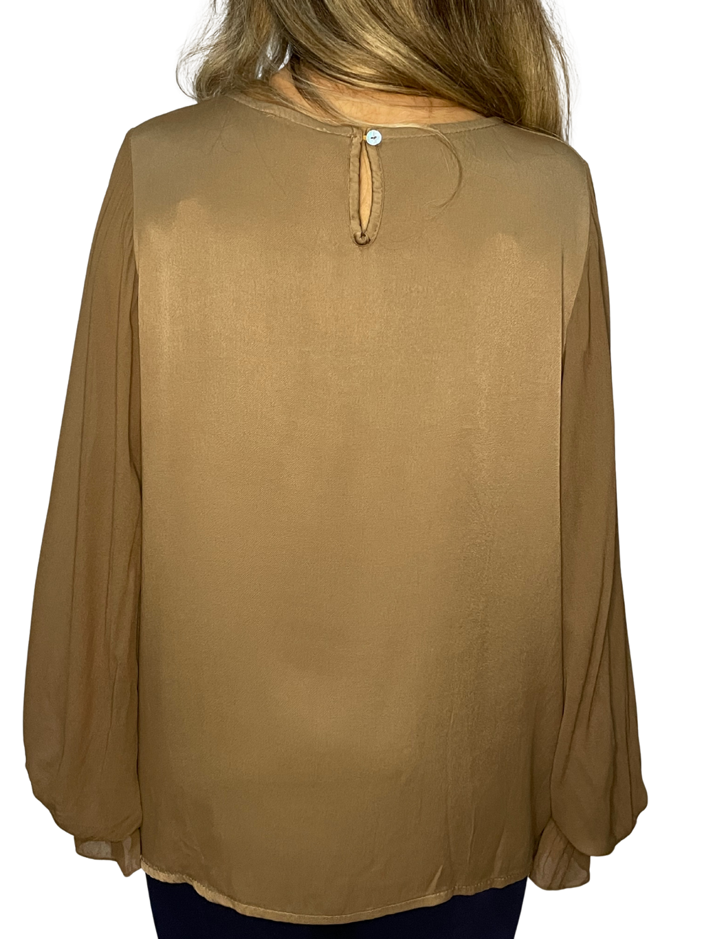 Blusa con maniche ampie, polsino arricciato e goccia sul retro