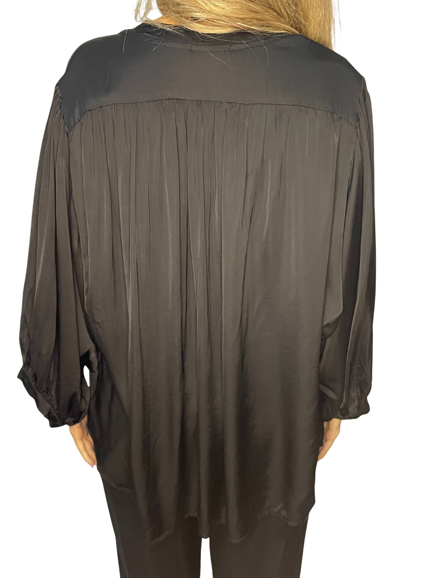 Camicia satin con maniche balloon e collo a fascetta