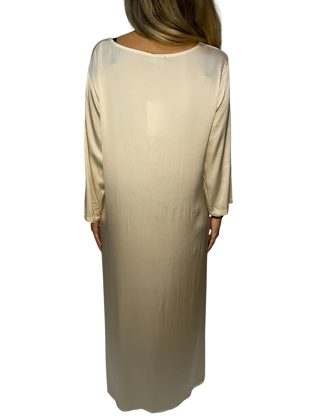 Abito lungo fluido in satin con manica 3/4