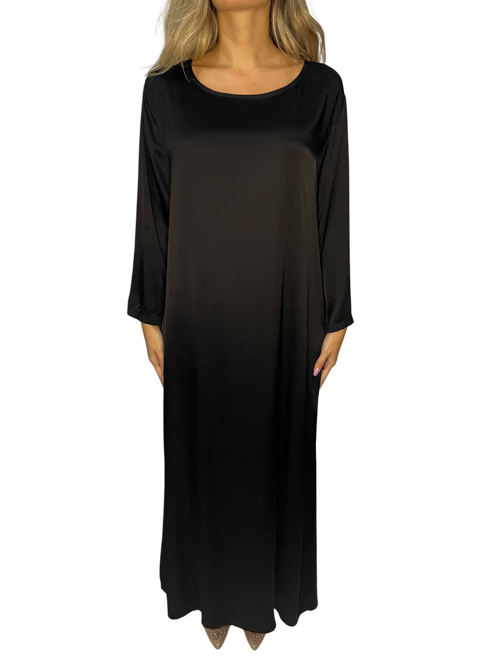 Abito lungo fluido in satin con manica 3/4