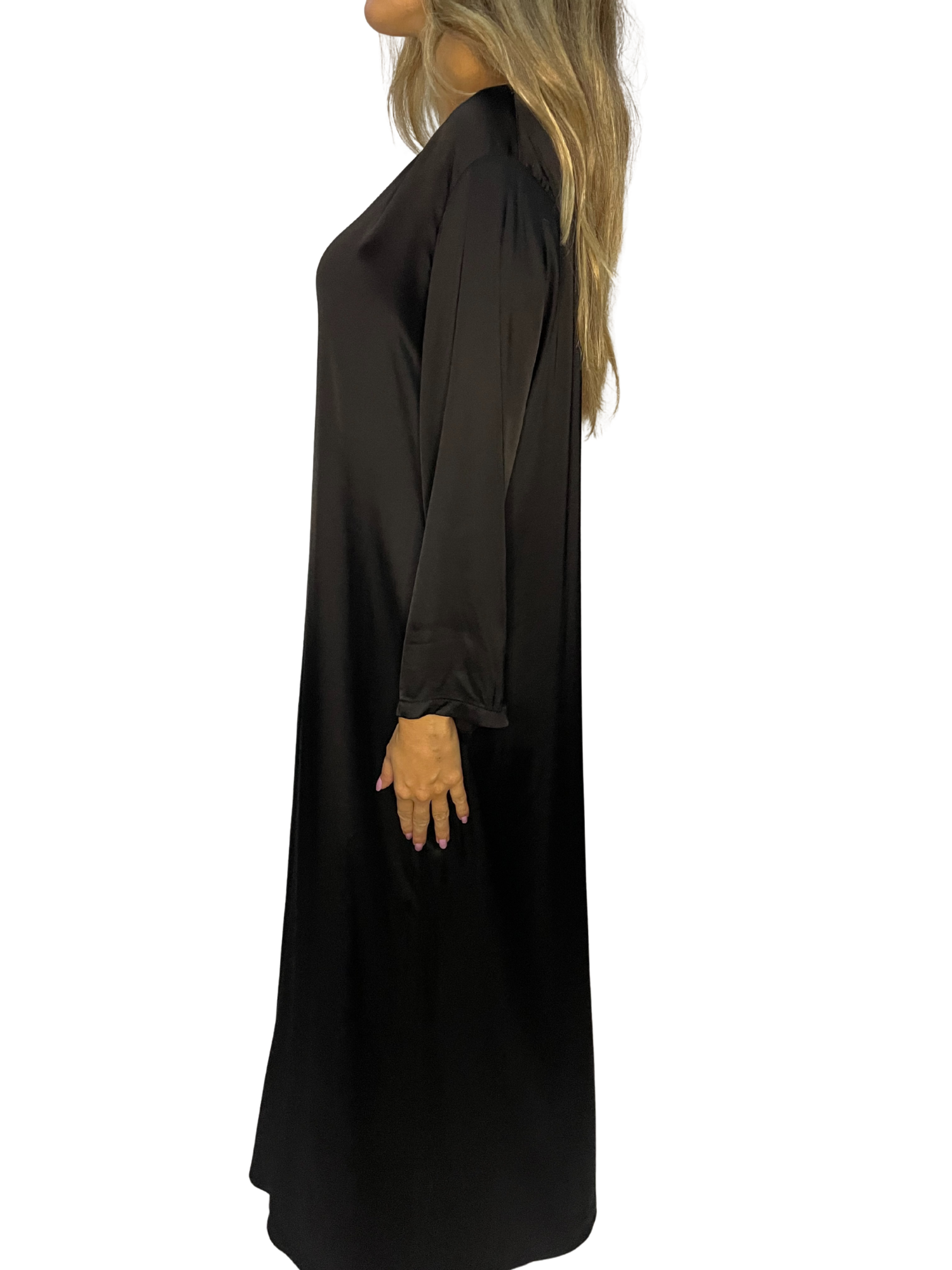 Abito lungo fluido in satin con manica 3/4