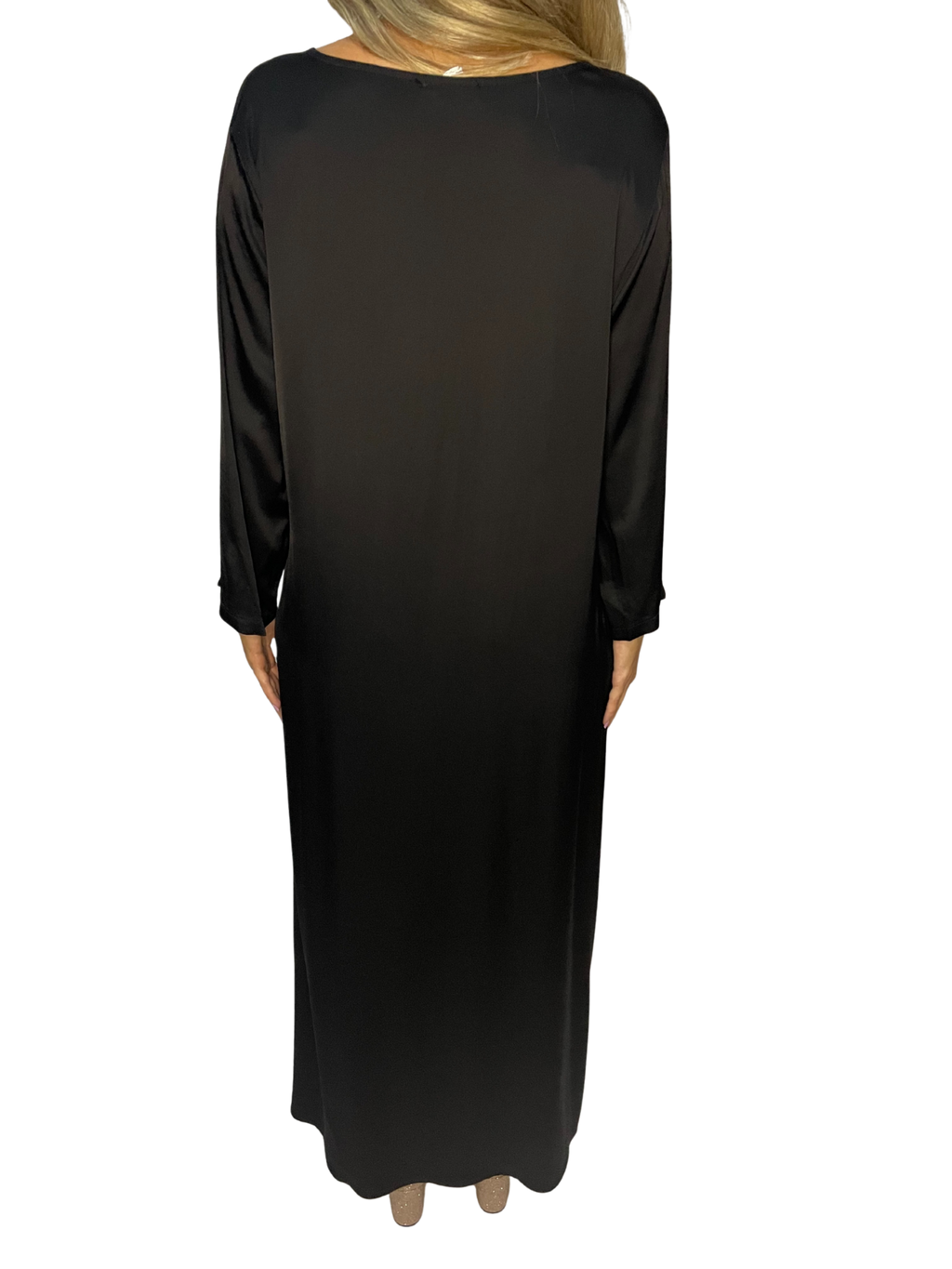 Abito lungo fluido in satin con manica 3/4