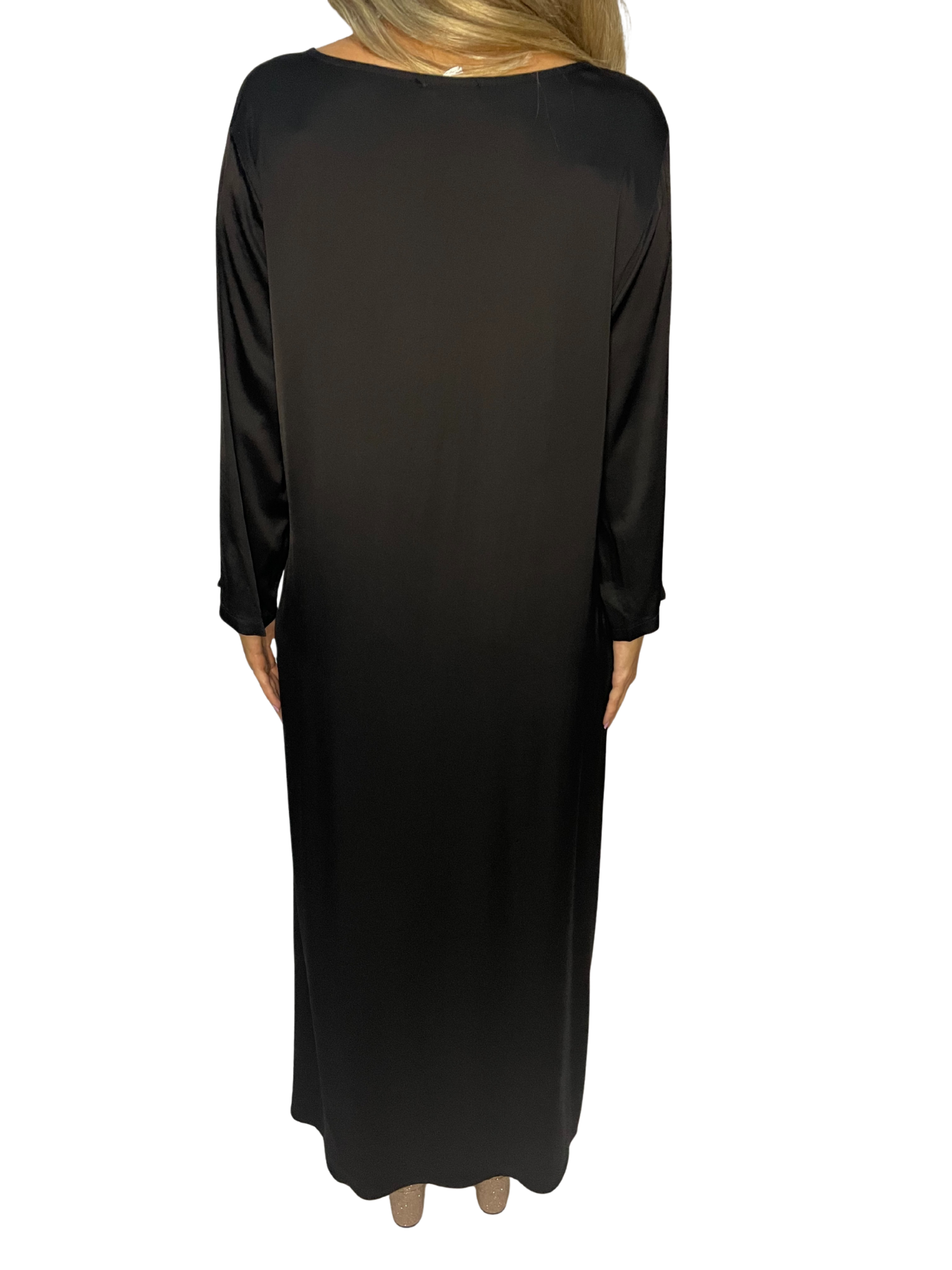 Abito lungo fluido in satin con manica 3/4