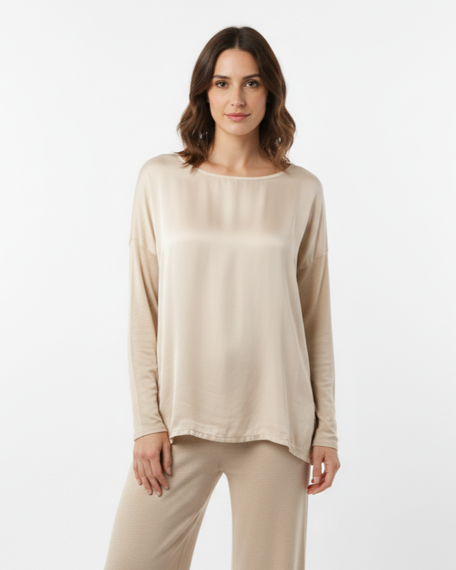 Maglia fluida effetto satin con maniche lunghe