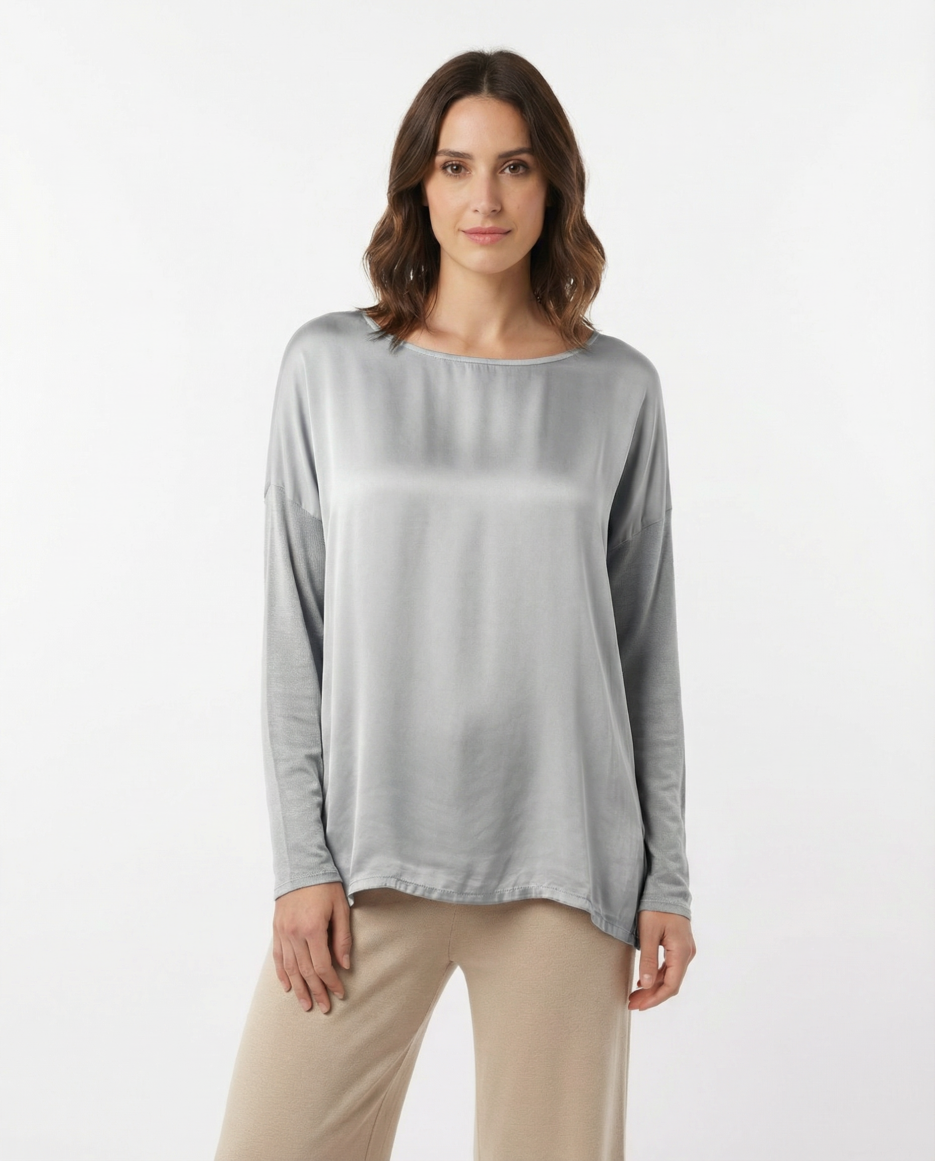 Maglia fluida effetto satin con maniche lunghe