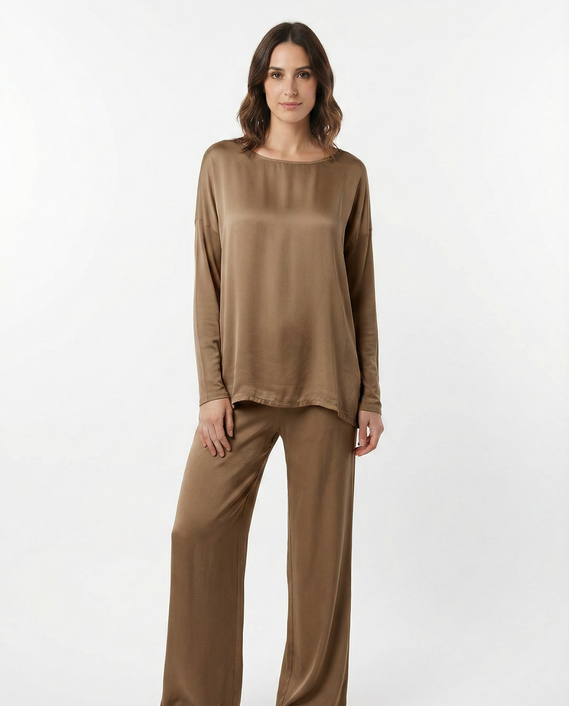 Maglia fluida effetto satin con maniche lunghe