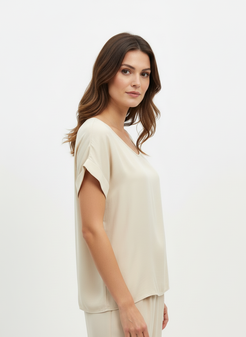 T-shirt fluida con manica a risvolto e scollo ampio