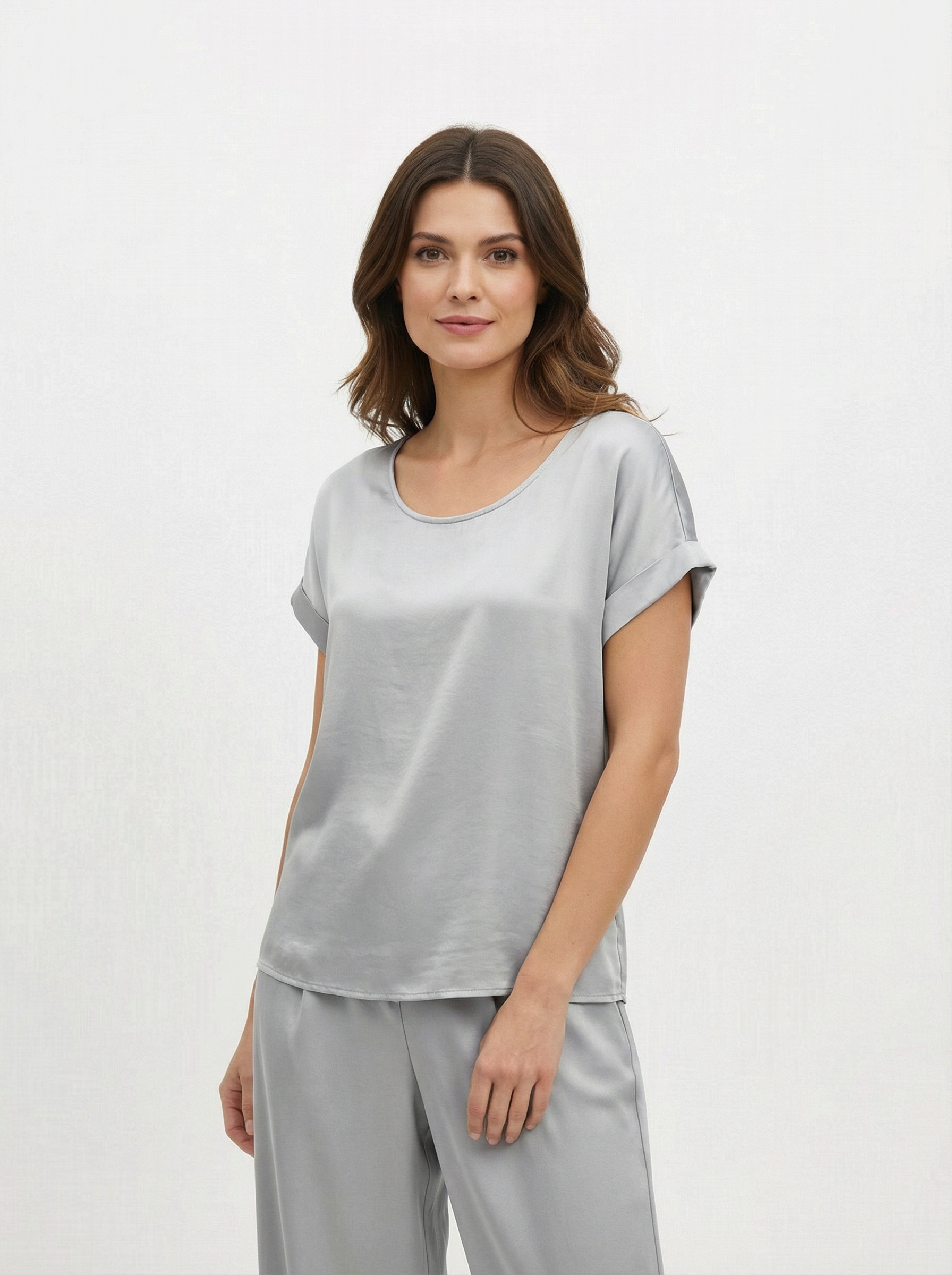 T-shirt fluida con manica a risvolto e scollo ampio