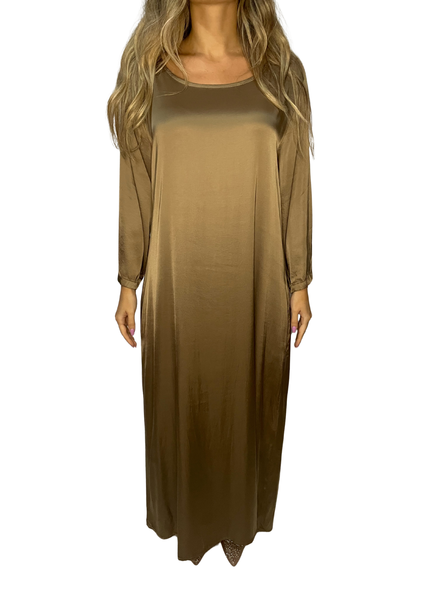 Abito lungo fluido in satin con manica 3/4