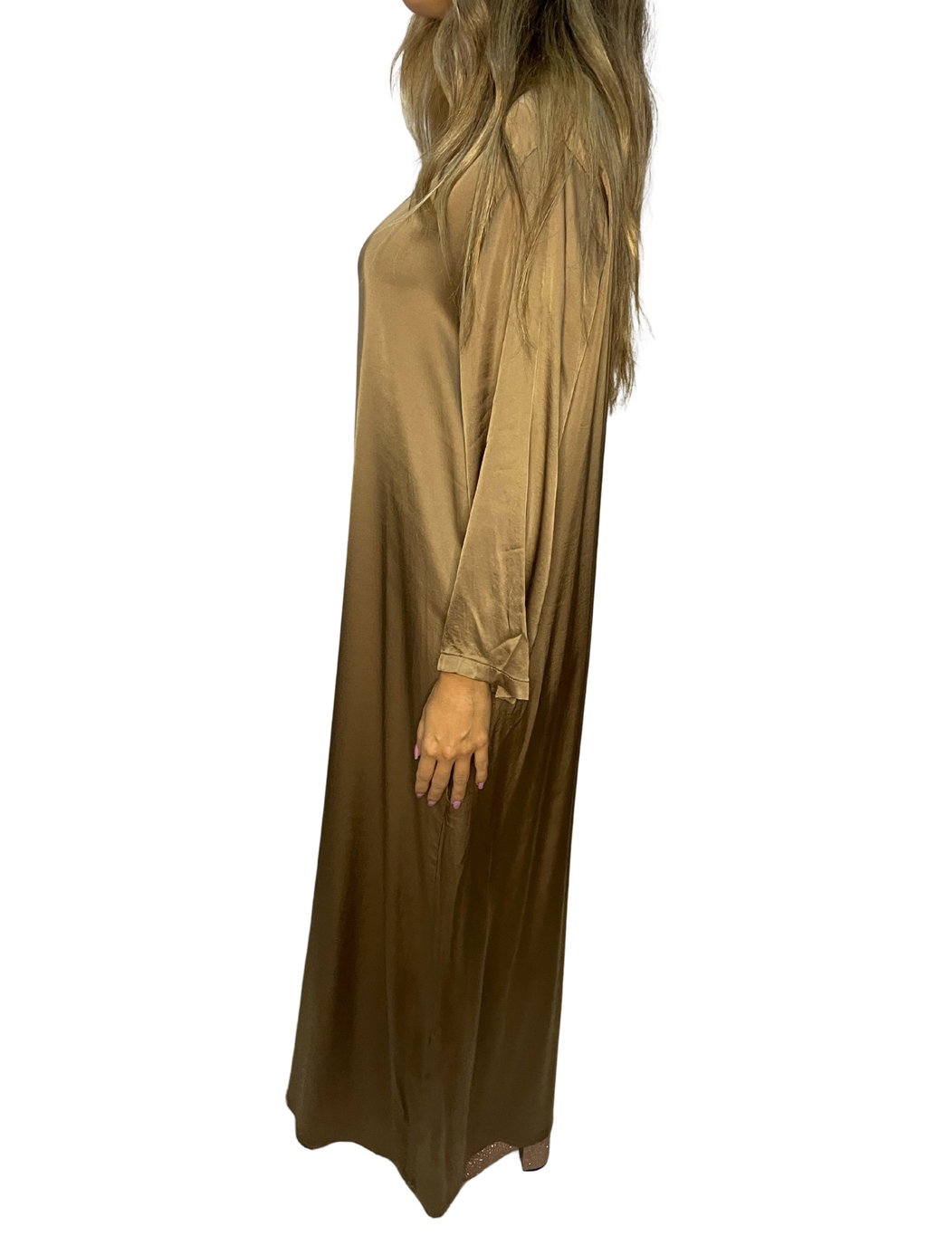 Abito lungo fluido in satin con manica 3/4