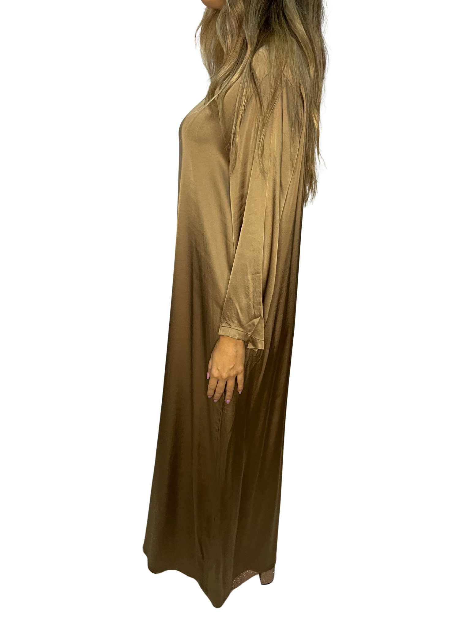 Abito lungo fluido in satin con manica 3/4