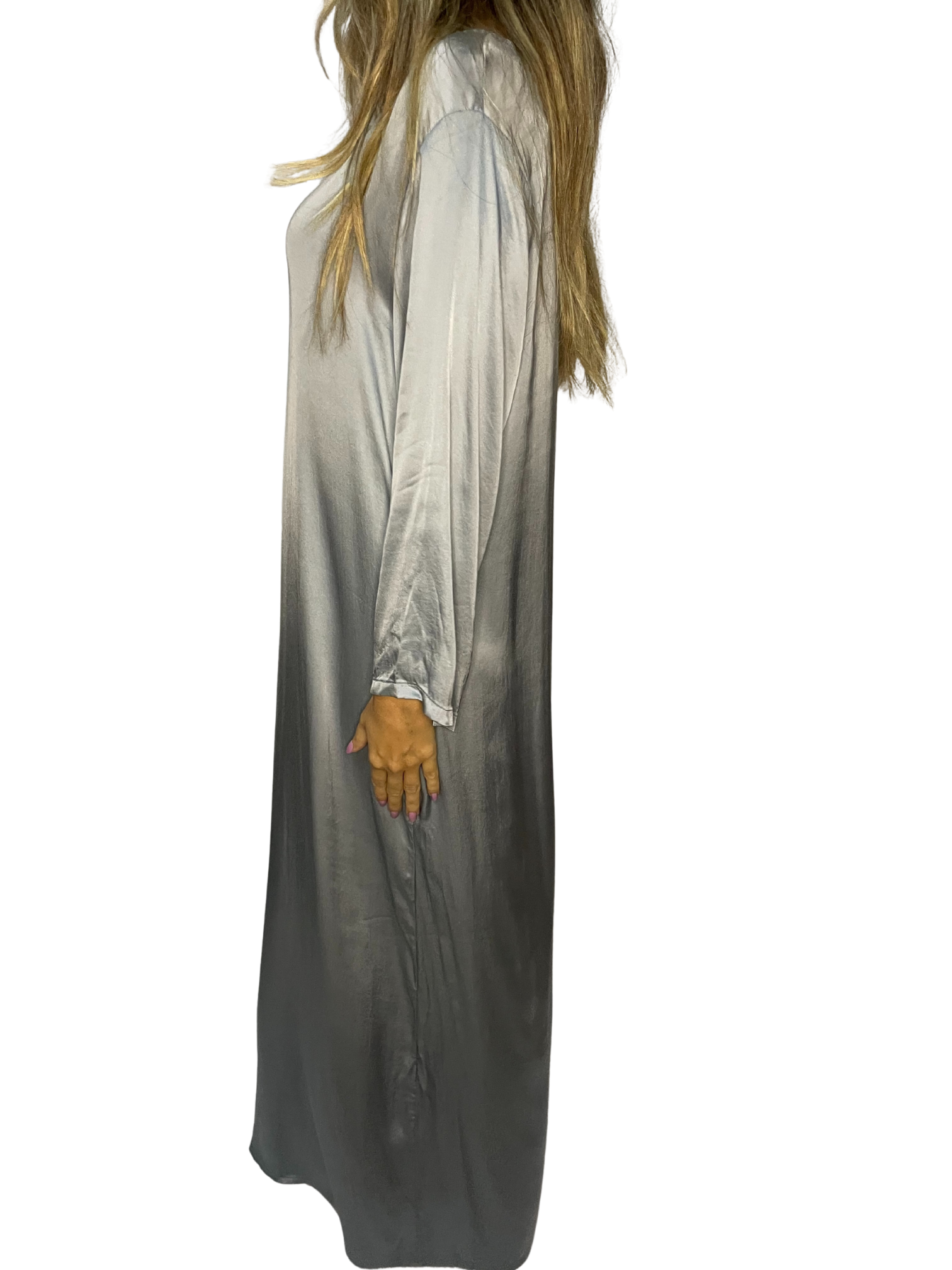 Abito lungo fluido in satin con manica 3/4