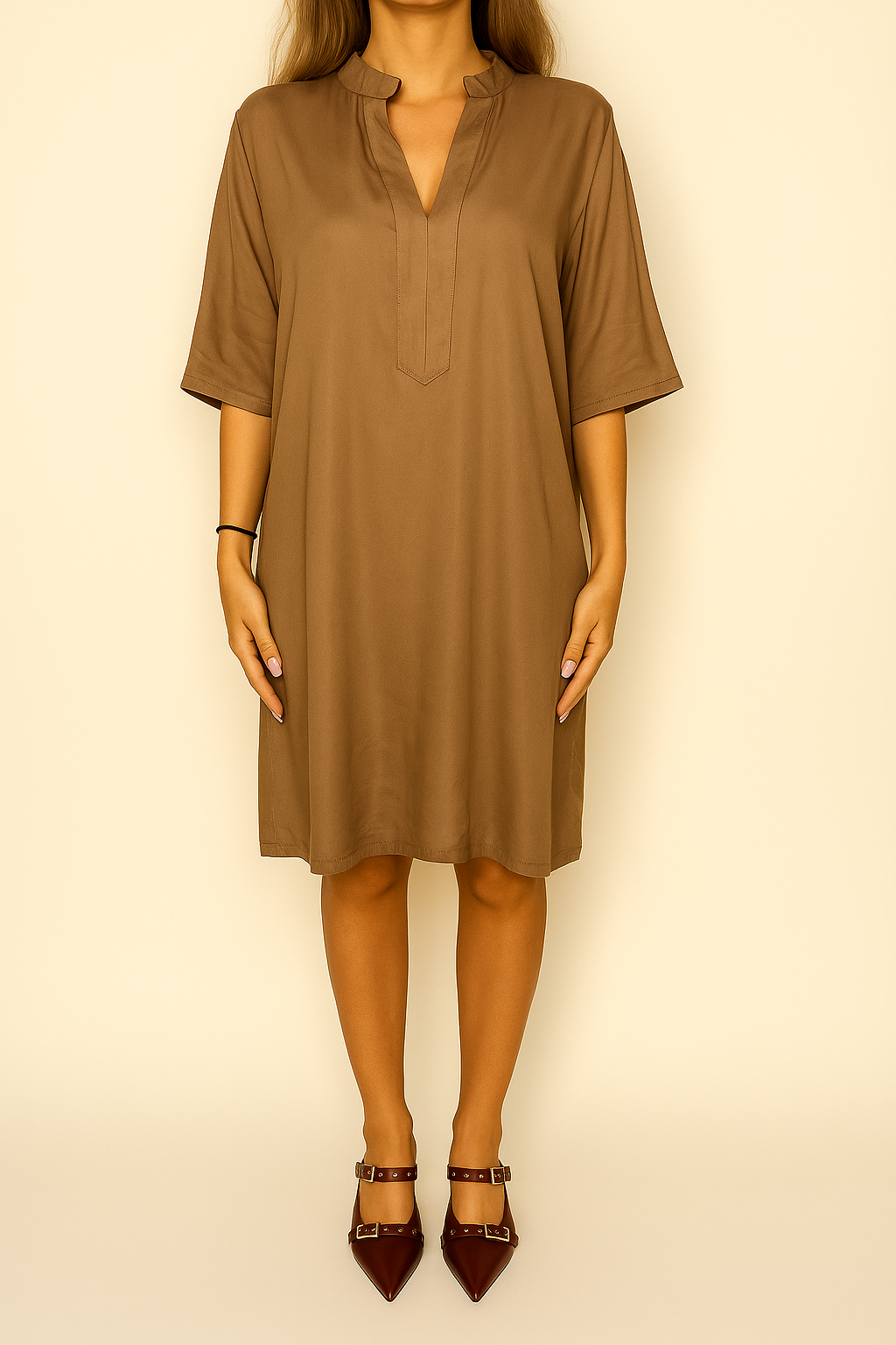 Tunica lunga satin con collo alla coreana e scollo a V