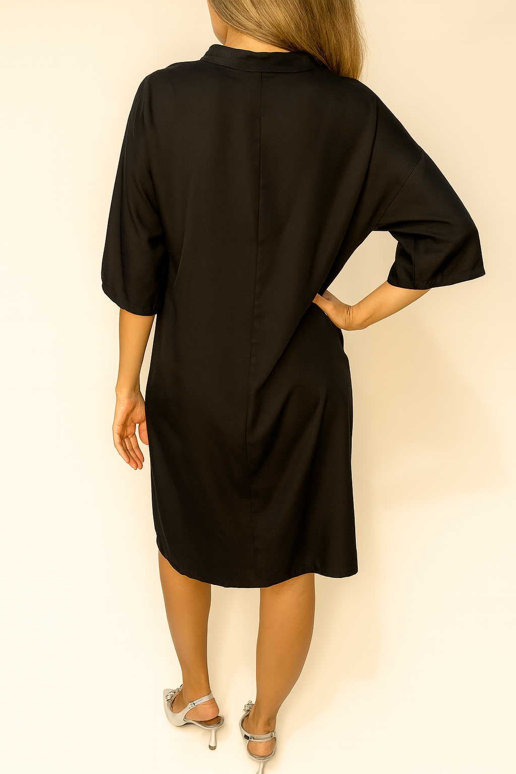 Tunica lunga satin con collo alla coreana e scollo a V