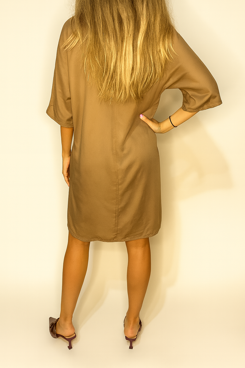 Tunica lunga satin con collo alla coreana e scollo a V