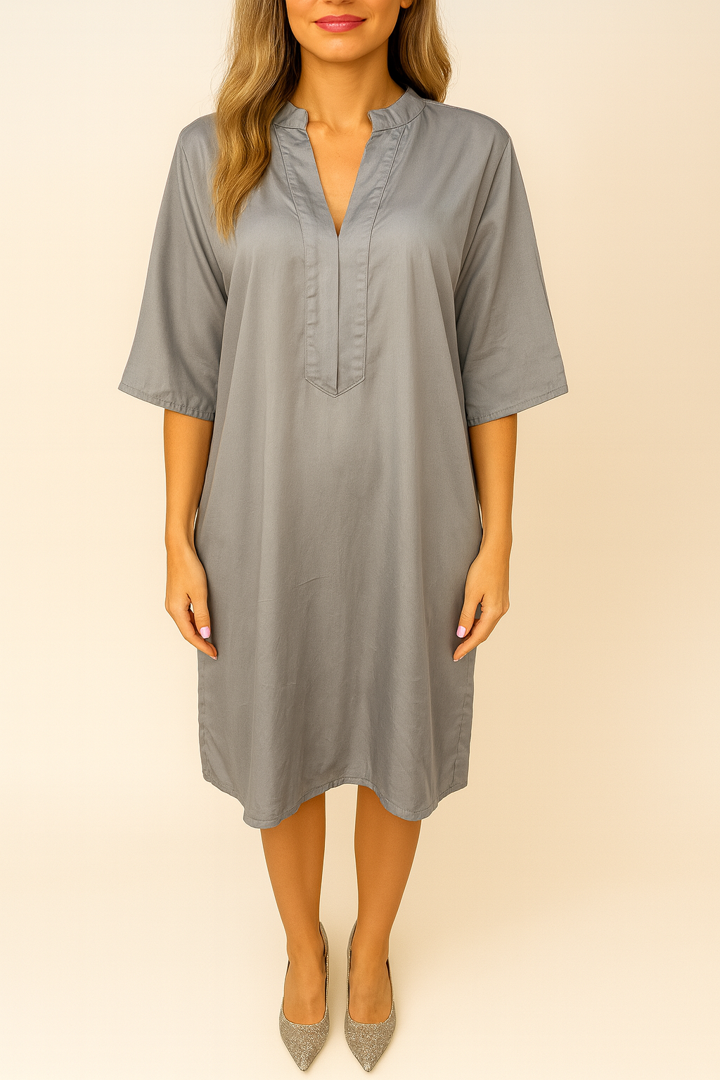 Tunica lunga satin con collo alla coreana e scollo a V