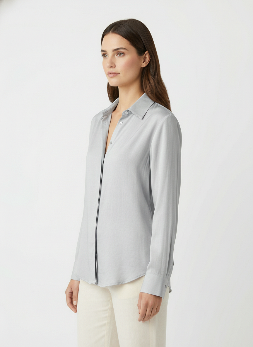 Camicia in satin fluido con colletto classico