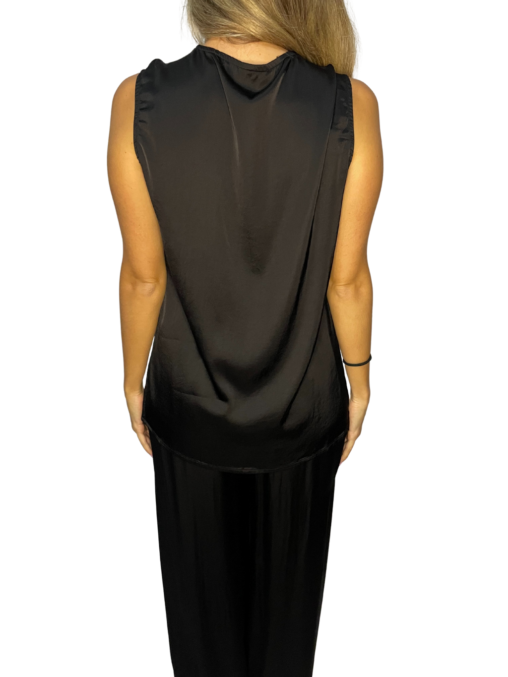 Top smanicato satin con scollo a V doppiato