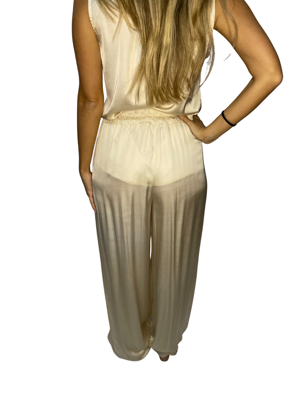 Pantalone ampio in satin fluido con vita elasticata