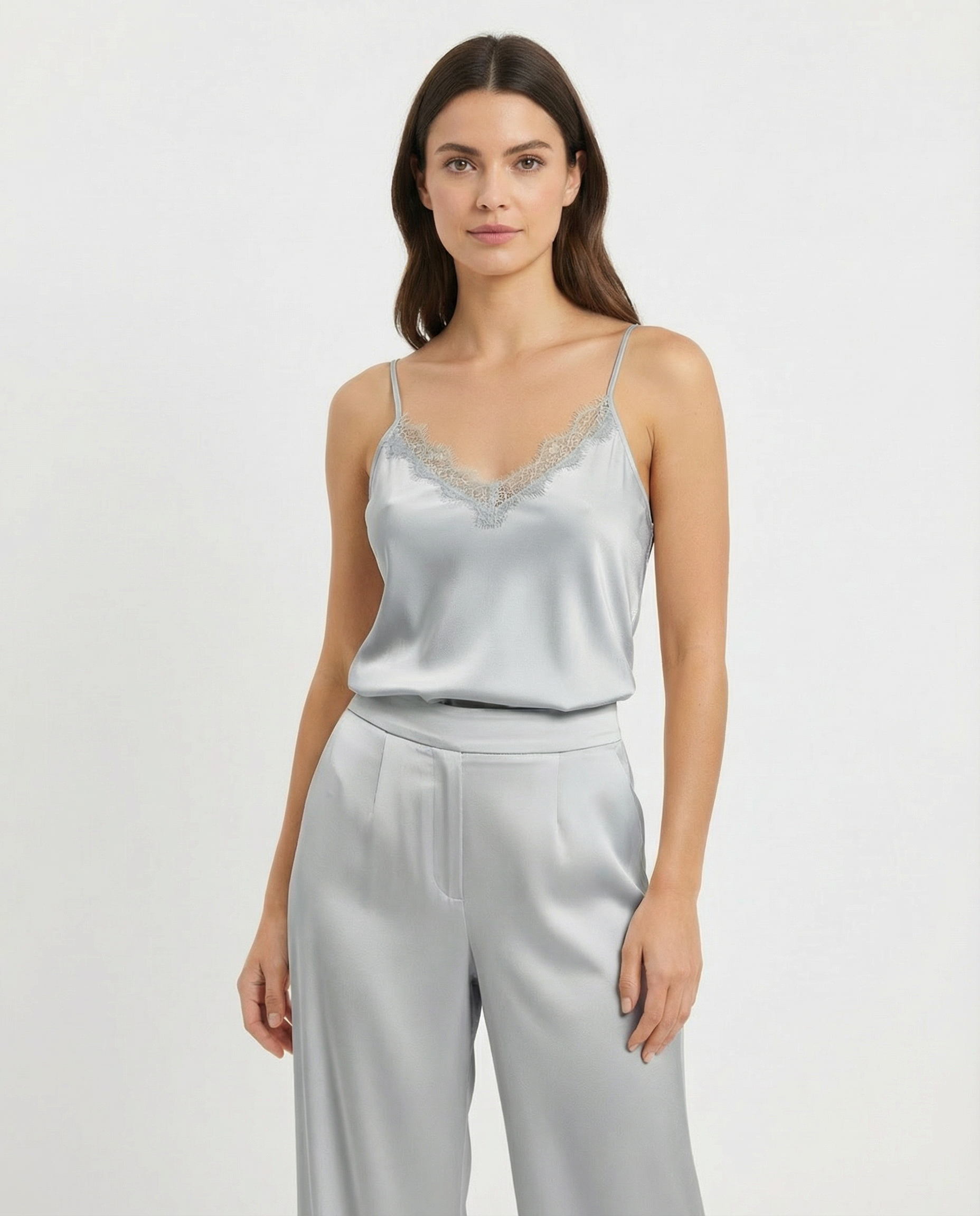 Canotta satin con pizzo e spalline regolabili