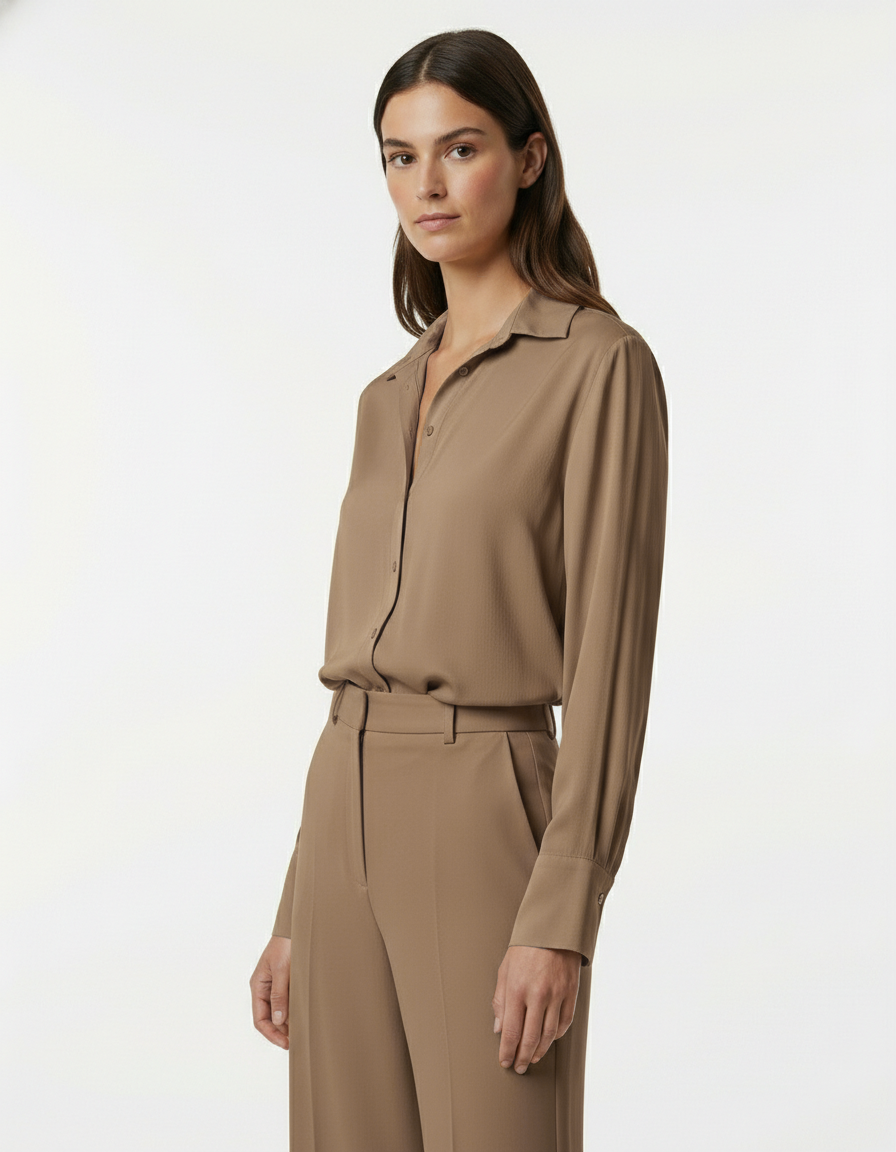 Camicia fluida effetto seta con colletto classico