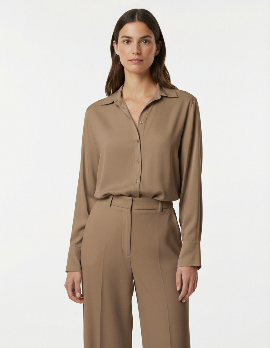 Camicia fluida effetto seta con colletto classico