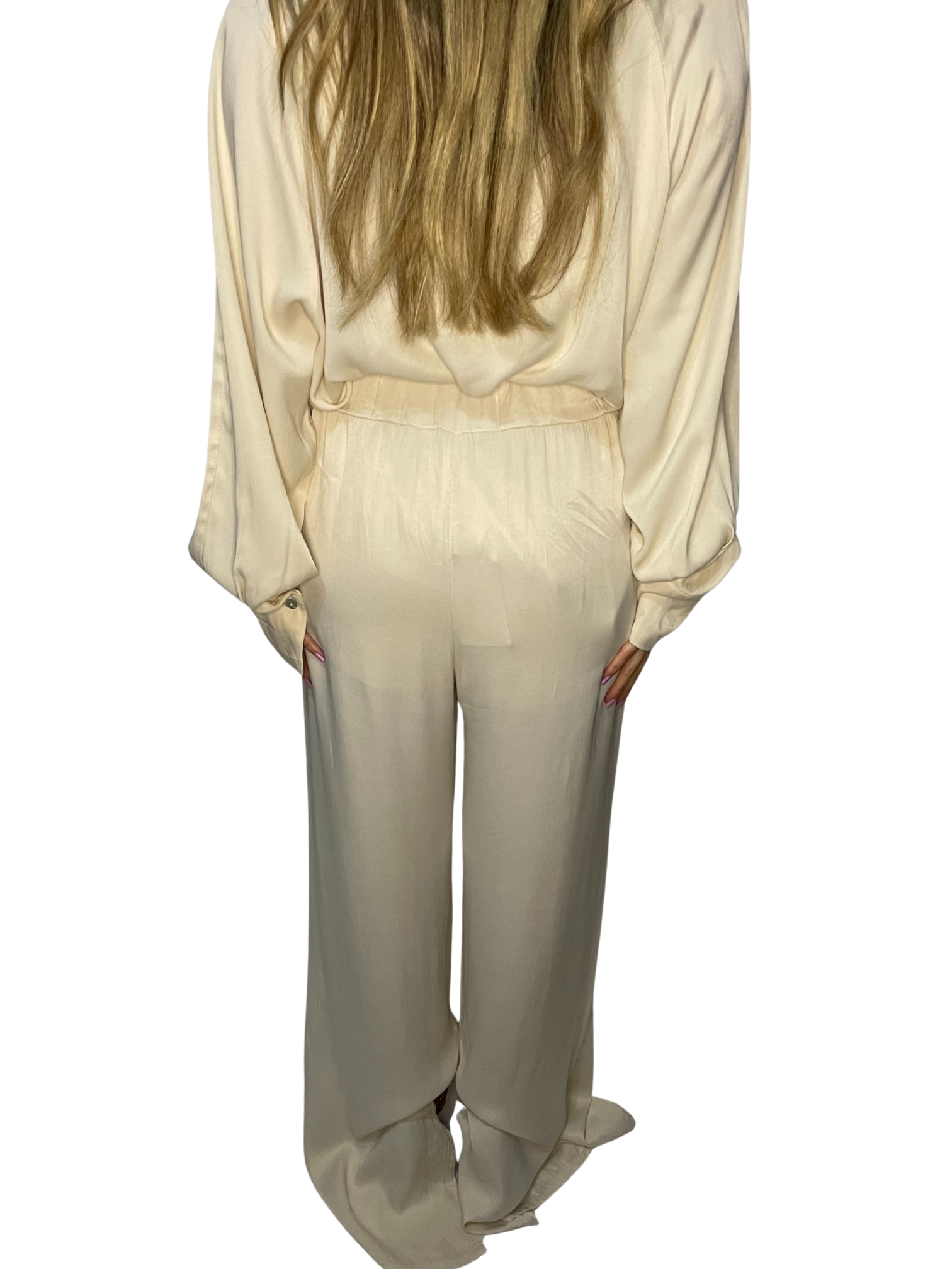 Pantalone palazzo in satin lucente con vita liscia