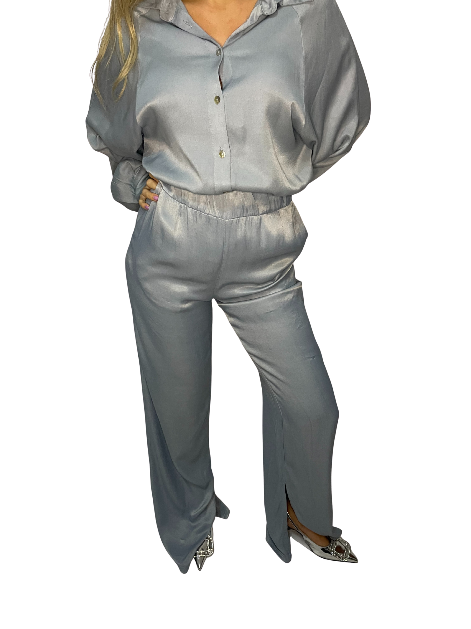 Pantalone palazzo in satin lucente con vita liscia