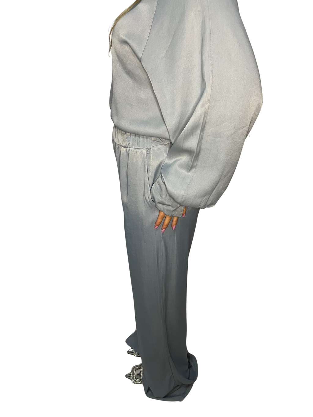 Pantalone palazzo in satin lucente con vita liscia